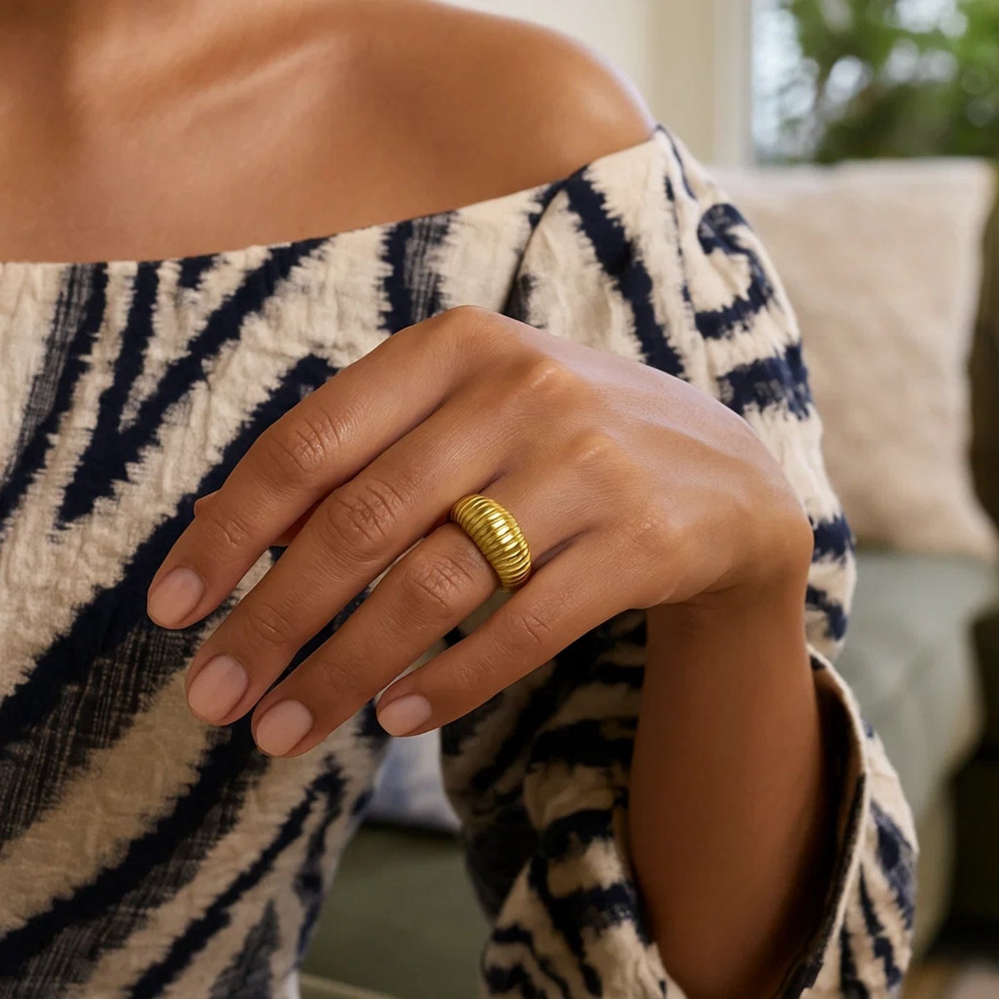 14K Yellow Gold Graduated Tubogas Ring (9.60 mm)