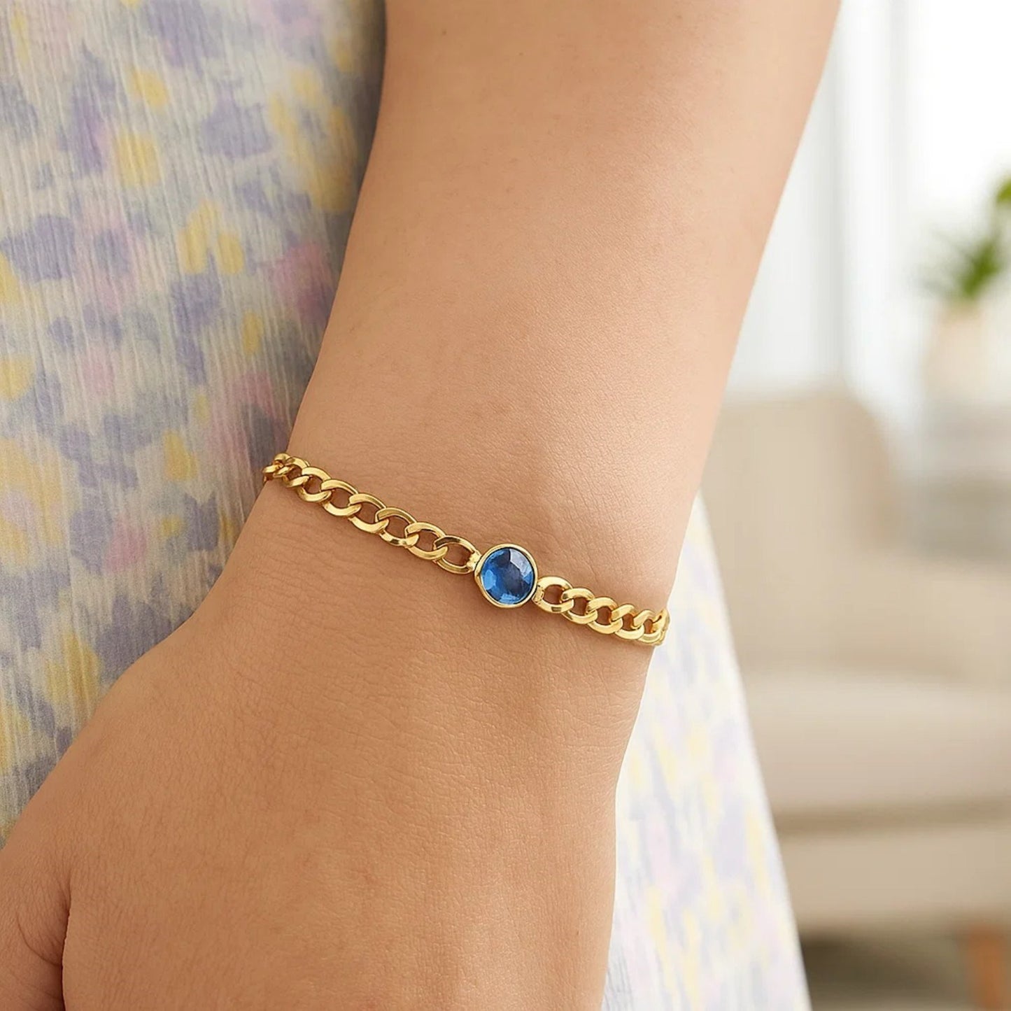 14K Yellow Gold Blue Topaz Curb Chain Bracelet (3.60 mm)